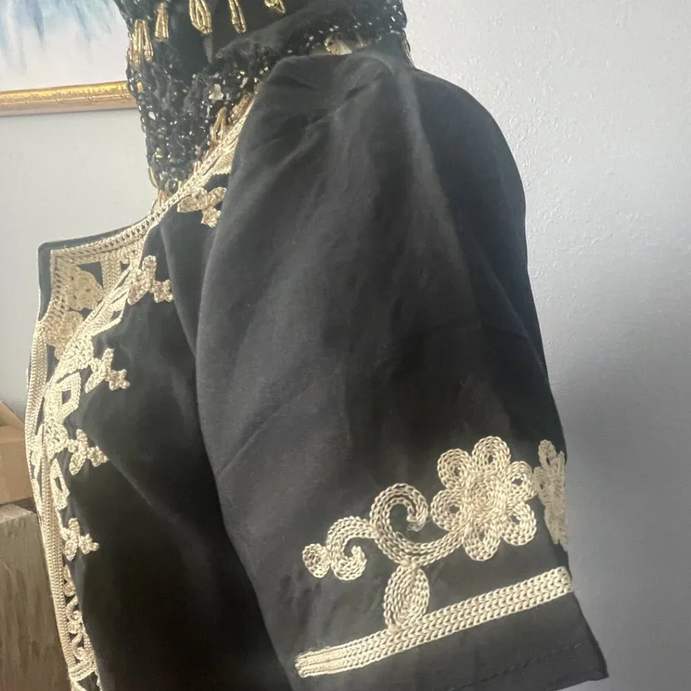 Authentic Egyptian Gallabiyah Kaftan with Beaded Head Scarf - Picture 6 of 12